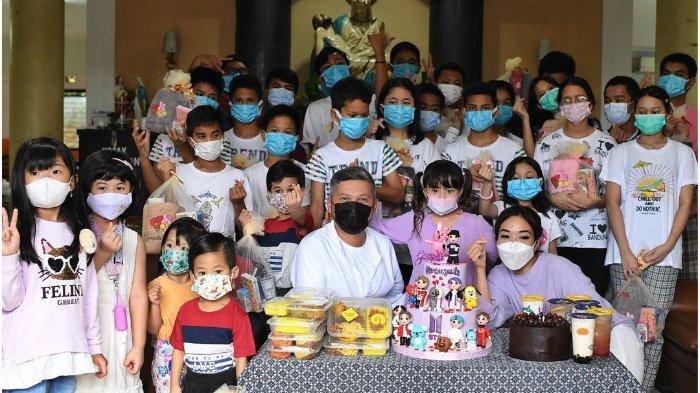 Gading Marten dan Gisel rayakan ulang tahun Gempi bersama anak panti asuhan.