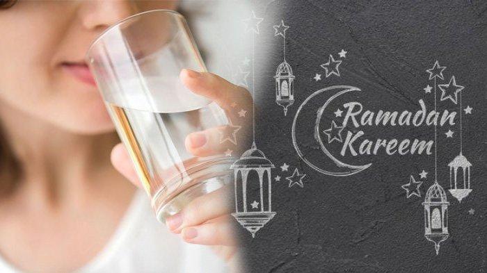 Ilustrasi cukupi kebutuhan minum air putih saat Ramadan.