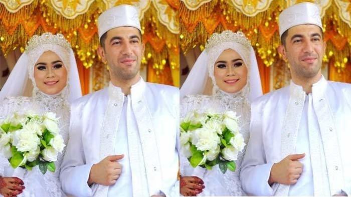 Intan Monika (25) dara asal Aceh Utara bersama suaminya Riza Ya?mur (38) atau panggilan Baba seorang Polisi asal negara Turki pada saat pesta menikah 3 tahun yang lalu yaitu pada Jumat (27/7/2018) di Gampong Blang, Kecamatan Matangkuli, Kabupaten Aceh Utara