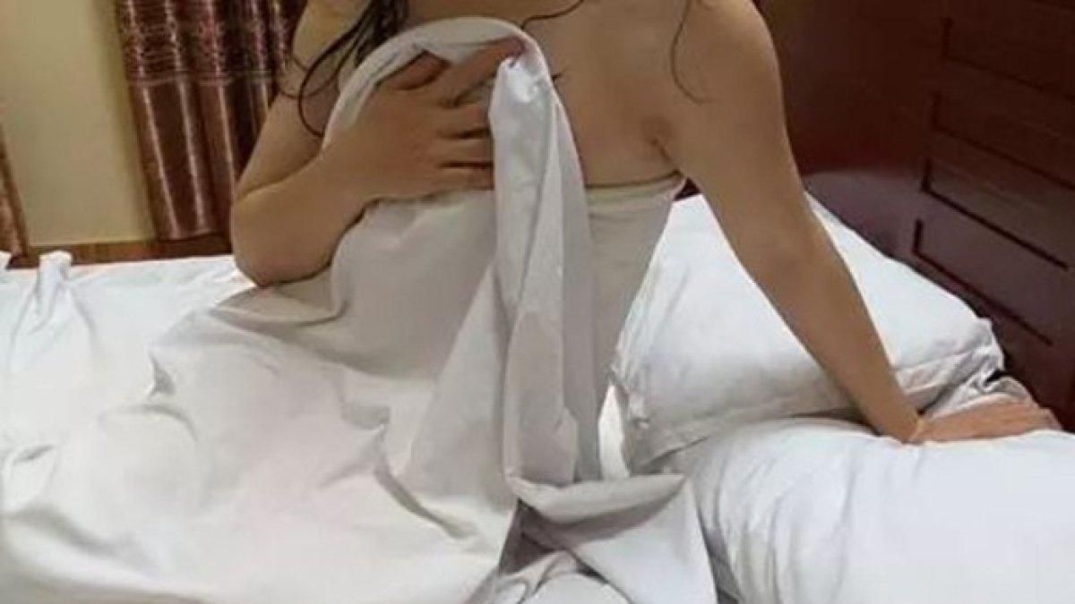 Istri pergoki suami selingkih.