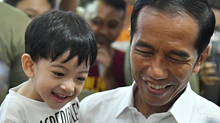 Presiden Jokowi bagikan video singkat saat bermain bersama Jan Ethes