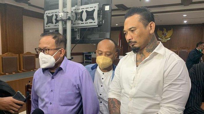 Jerinx dituntut 2 tahun penjara atas kasus ancaman berisi kekerasan terhadap Adam Deni.