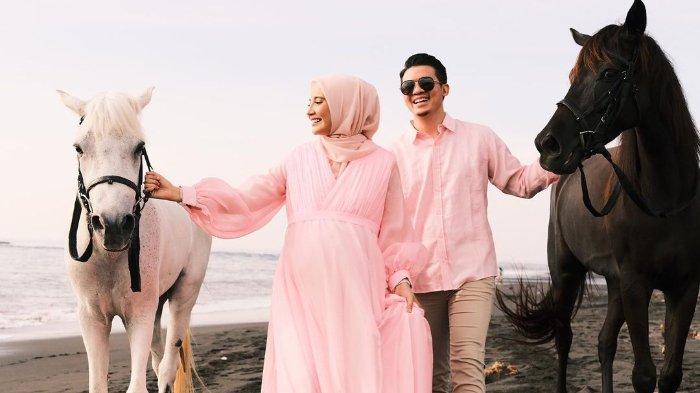 Maternity portrait Zaskia Sungkar dan Irwansyah.