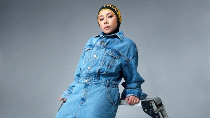 Melly Goeslaw kembali manggung