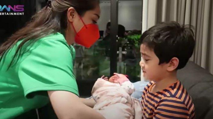 Nagita Slavina, Rafathar, Aruni.