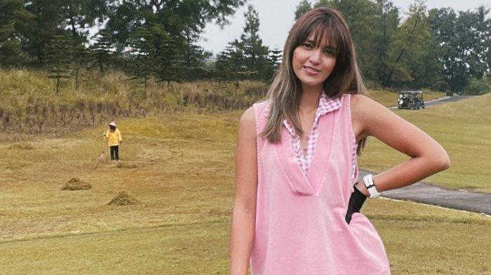 Nia Ramadhani berlibur ke Amerika Serikat.