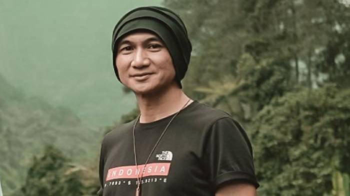 Penyanyi Anji Manji