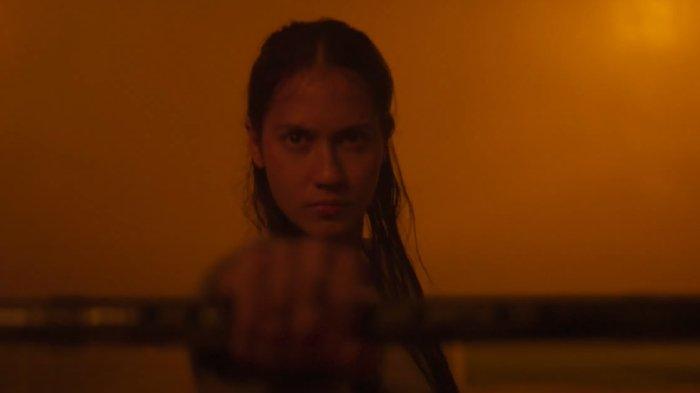 Pevita Pearce dalam film Sri Asih