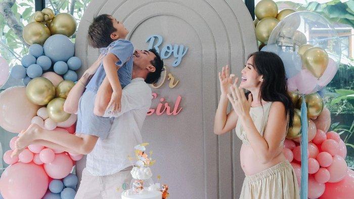 Potret acara Gender Reveal Anak Jessica Iskandar dan Vincent Verhaag
