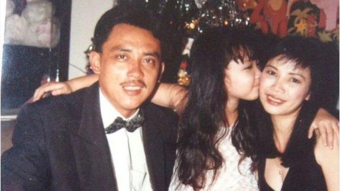 Potret masa kecil Toc Tien bersama orangtua