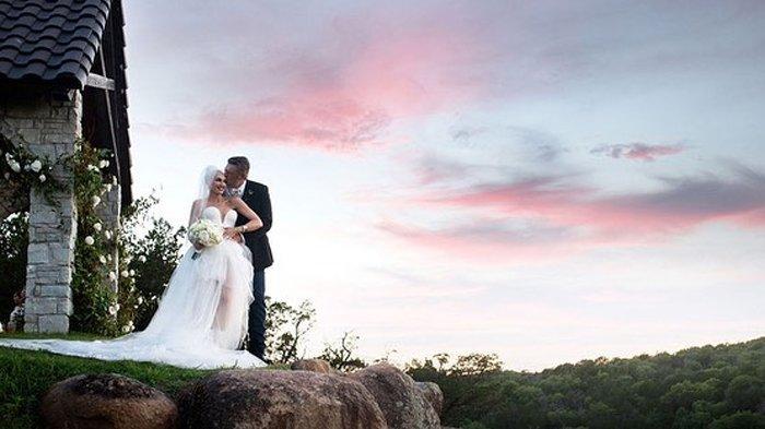 Potret pernikahan Gwen Stefani dan Blake Shelton.