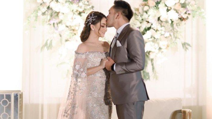 Potret resepsi pernikahan Jenita Janet dan Danu Sofwan