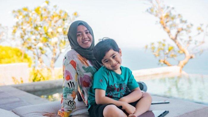 Kedekatan Mbak Lala dan Rafathar