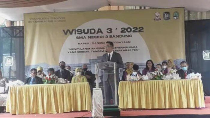 Ridwan Kamil hadiri wisuda SMA anak keduanya, Camillia Laetitia Azzahra.