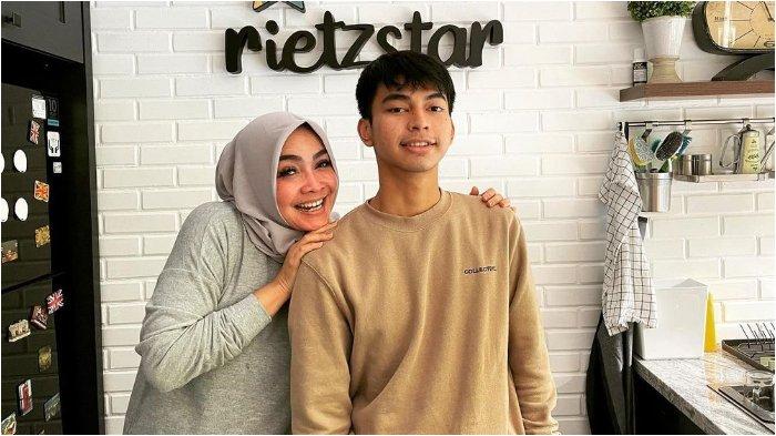 Rieta Amilia dan Dimas Ramadhan