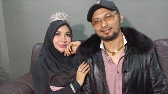 Roro Fitria kuliti borok Andre Irawan, disebut hobi kawin cerai.