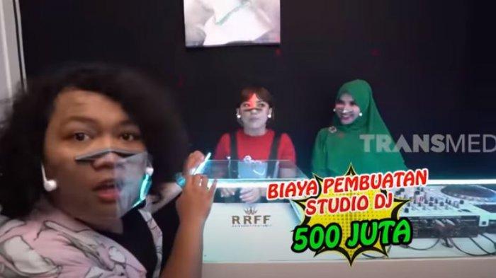 Ruang DJ Roro Fitria