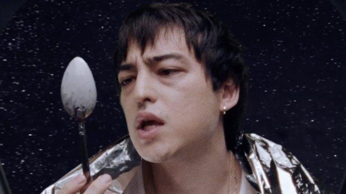 Viral lagu Glimpse of Us yang dinyanyikan Joji