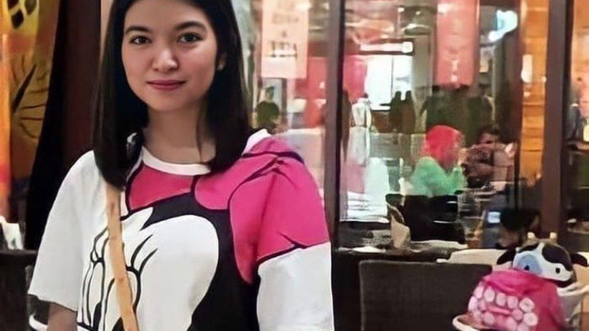 Selvi Ananda menantu Presiden Jokowi saat pergi ke mall