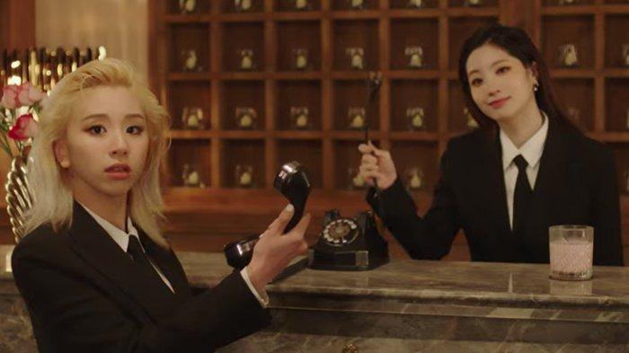 'Switch to me' oleh DAHYUN dan CHAEYOUNG - Melody Project.
