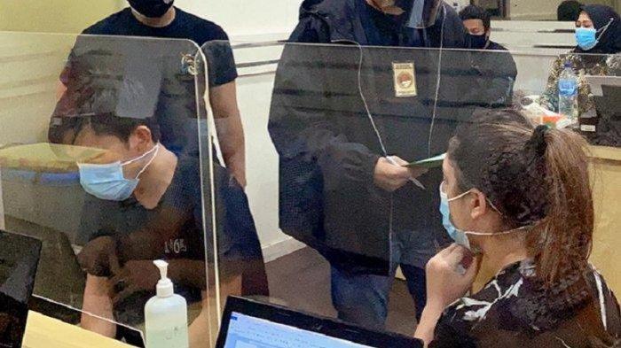 Syaima Salsabila tengah diperiksa di Polres Metro Jakarta Barat terkait dugaan narkoba