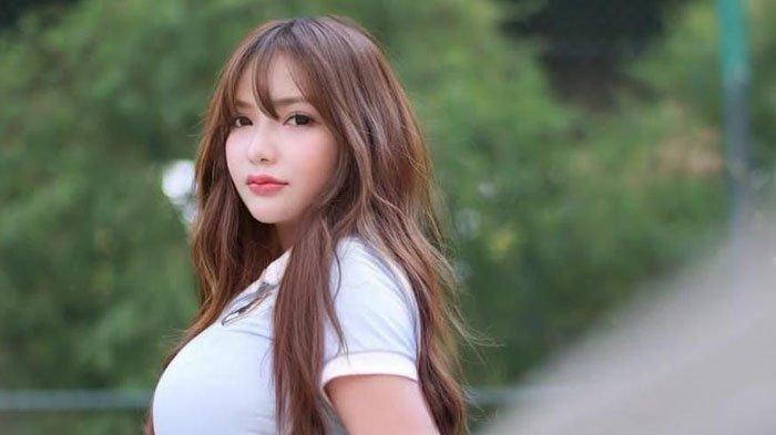 Tiara Aurellie, selebgram yang bikin heboh publik lewat foto-fotonya di Instagram.