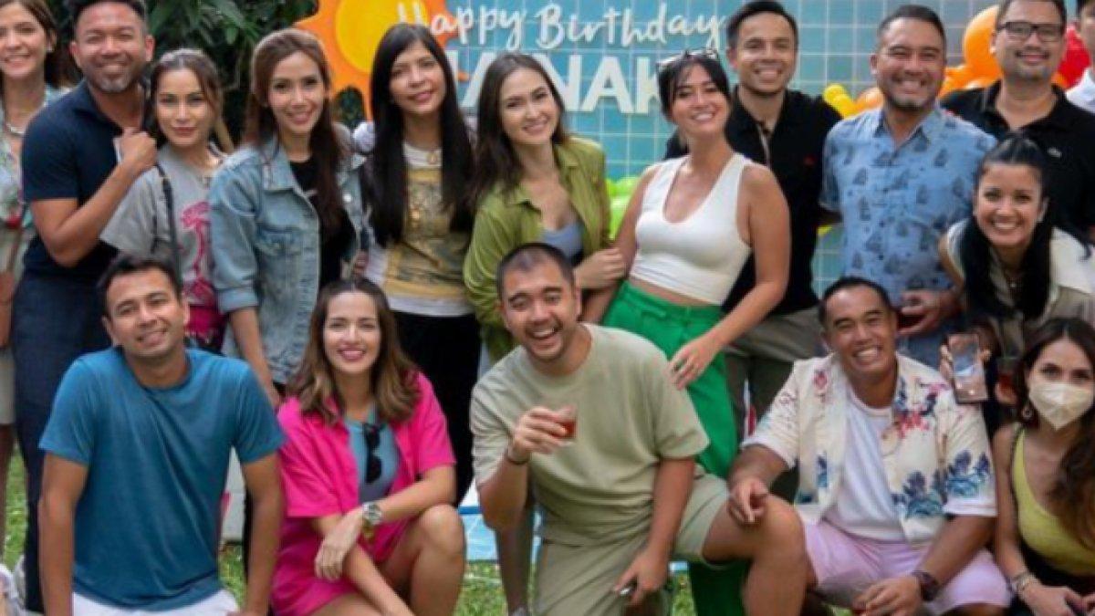 Ayu Dewi hingga Raffi Ahmad diundang dalam perayaan ulang tahun anak Nia Ramadhani, keberadaan Jessica Iskandar dipertanyakan oleh warganet.