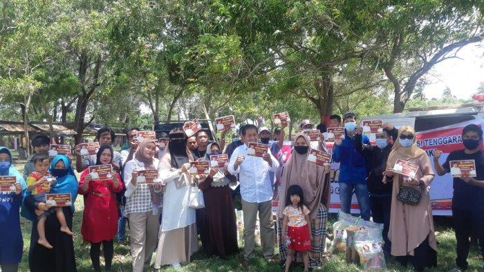 Batuan Sembako DPD Gerindra Bagi Warga Kolaka