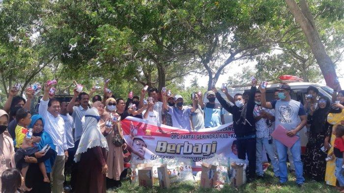 Batuan Sembako DPD Gerindra Bagi Warga Kolaka