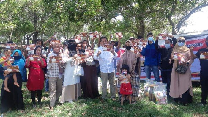 Batuan Sembako DPD Gerindra Bagi Warga Kolaka