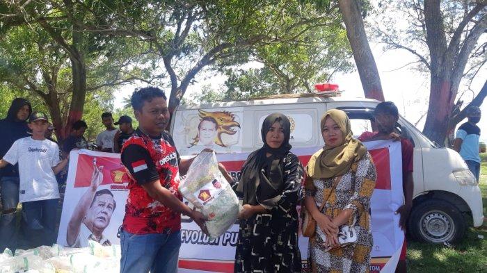 Batuan Sembako DPD Gerindra Bagi Warga Kolaka
