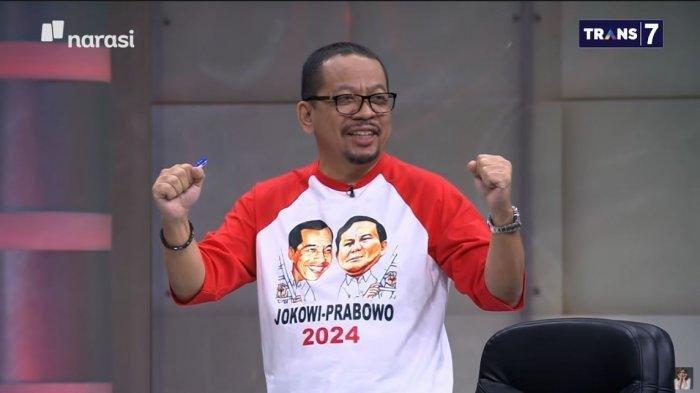 Direktur Eksekutif Indo Barometer, M Qodari, mengenakan kaus bergambar Joko Widodo (Jokowi) dan Prabowo Subianto saat hadir dalam program Mata Najwa, Kamis (18/3/2021).
