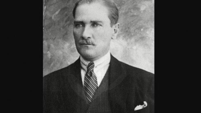 Mustafa Kemal Attaturk yang merupakan pendiri Republik Turki sekaligus Presiden Turki pertama. Nama Mustafa Kemal Attaturk rencananya bakal diabadikan menjadi nama jalan di Jakarta.