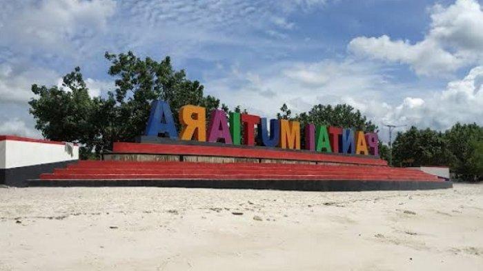 Pantai ini berlokasi di Desa Gumamano, Kecamatan Mawasangka, Kabupaten Buton, Sulawesi Tenggara.