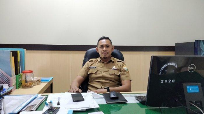 Sekretaris Bapenda Sultra, Suharmin Arfad saat menjelaskan terkait 5 program dari Bapenda Sultra pada 2021 untuk tetap memberikan pelayanan masyarakat meski Pandemi Covid-19. Selasa (10/8/2021).