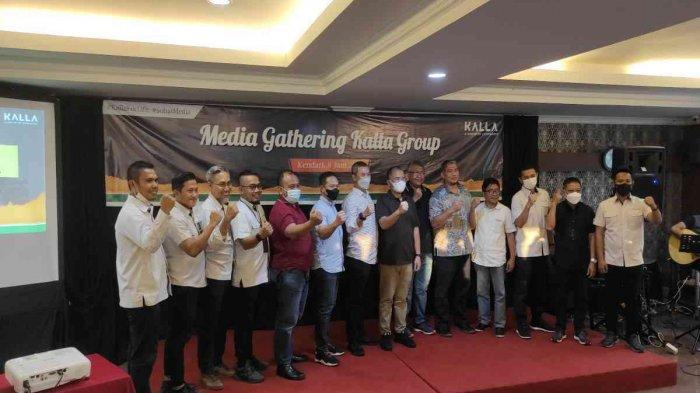 KALLA GROUP - President Director Kalla Group, Solihin Jusuf Kalla, pada Media Gathering di Restoran Fajar, Jalan Jenderal Ahmad Yani, Kota Kendari, Provinsi Sulawesi Tenggara (Sultra), Selasa (8/6/2021). Solihin didampingi Corporate Marketing & Business Development Director Kalla Group, Hariyadi Kaimuddin.