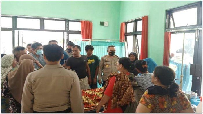 Herianto (40), warga Desa Simpang Perigi, Kecamatan Ulu Musi, Kabupaten Empat Lawang saat mendapat pertolongan di Puskesmas, Jumat (4/6/2021).