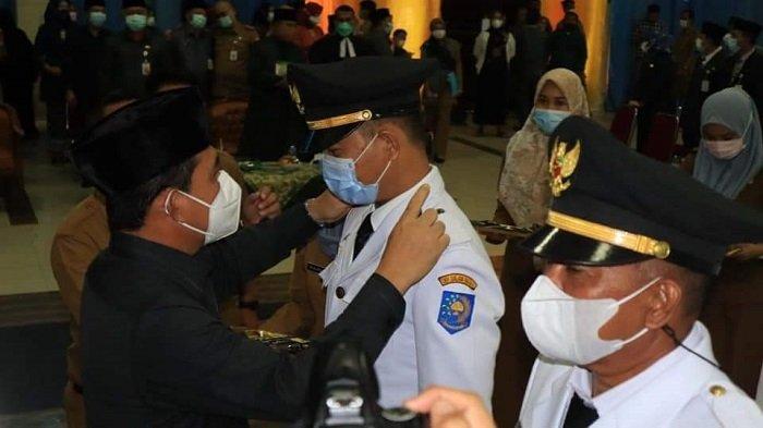 Wali Kota Lubuklinggau, H SN Prana Putra Sohe didampingi Wakil Wali Kota, H Sulaiman Kohar melantik sekaligus mengambil sumpah jabatan Pimpinan Tinggi Pratama, Administrator, Pengawas dan Fungsional dilingkungan Pemkot Lubuklinggau
