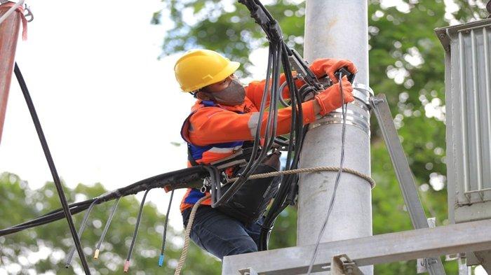 Transformasi PT PLN (Persero) untuk meningkatkan pelayanan kepada pelanggan terbukti mampu meningkatkan kinerja perseroan.