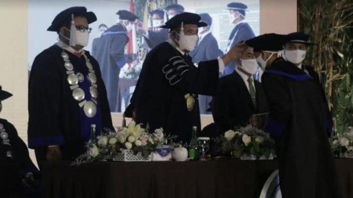 Politeknik Pariwisata (Poltekpar) Palembang melaksanakan wisuda di Gedung Rektorat Politeknik Pariwisata Palembang, Selasa (27/10/2020).