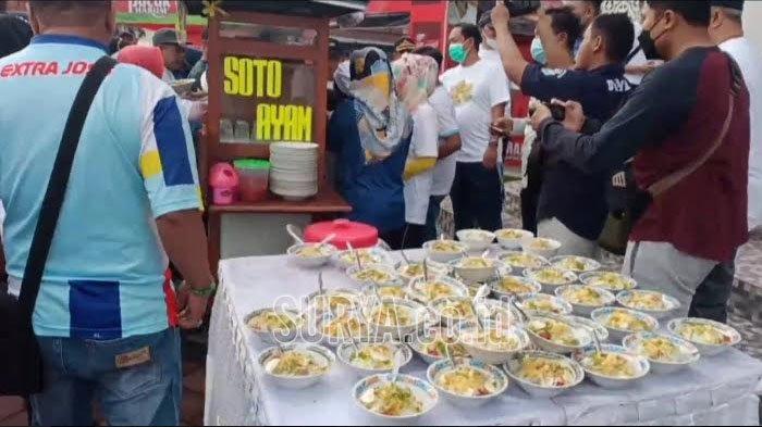 1.000 Porsi Soto Ludes dalam Waktu 40 Menit di Acara Festival Soto Lamongan