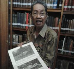 Jadi Murid Pramodya, Hwie Koleksi Buku Kuno Mulai 1891