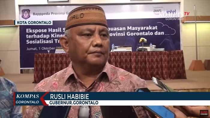 Gubernur Rusli Habibie tersinggung atas sikap Mensos Risma marah-marah kepada pendamping PKH. Rusli pun minta tolong Presiden Jokowi menegur Risma.