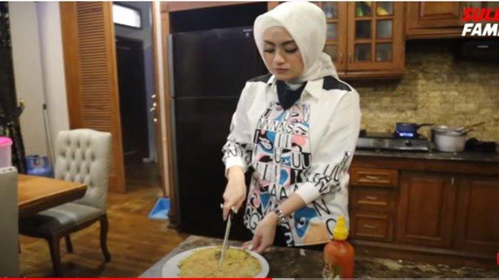 Nathalie Holscher tunjukkan kasih sayangnya masak tengah malam demi Anak-anak Sule