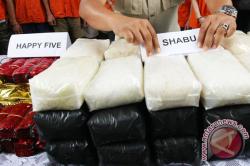 Butuh Uang untuk Biaya Wisuda, Mahasiswa Nekat Antar Sabu 1 Kg, Oknum Polisi juga Tembak Sapi