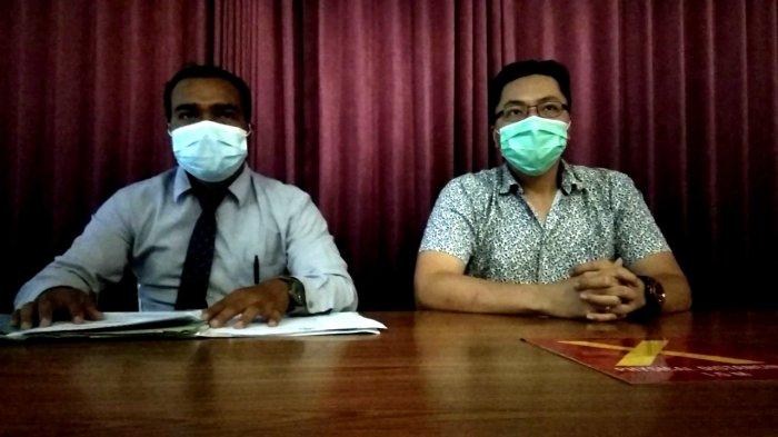 Ongky Wira Setiawan (kanan) bersama kuasa hukumnya, Rizal Hariyadi SH MH.
