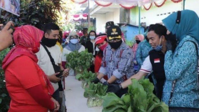 Wali Kota Malang, Sutiaji, mendorong penguatan masyarakat untuk bercocok tanam.