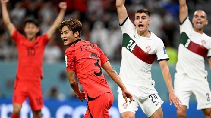 Bek Korea Selatan, Kim Jin-su, saat melawan Portugal dalam laga Grup H Piala Dunia 2022 di Stadion Education City, Jumat (2/12/2022).