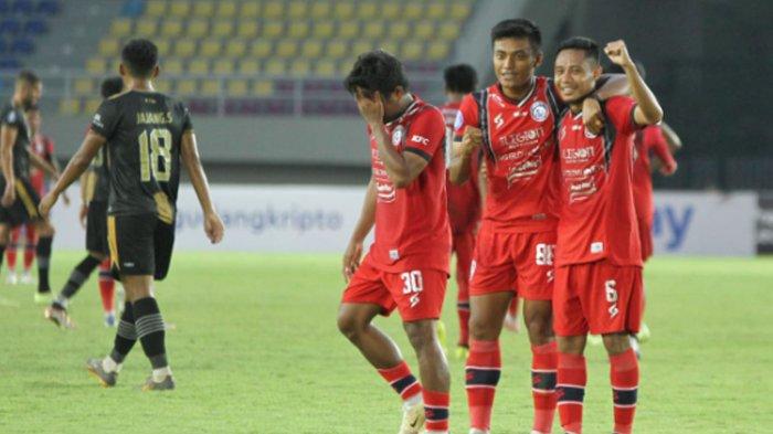 Evan Dimas merayakan golnya ke gawang Dewa United yang membuat skor Dewa United Vs Arema Fc jadi 0-2, Rabu (7/12/2022)