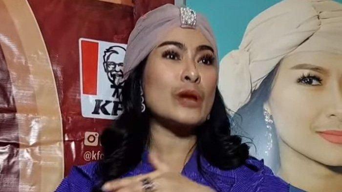 Iis Dahlia curhat sepi job selama bulan Ramadhan